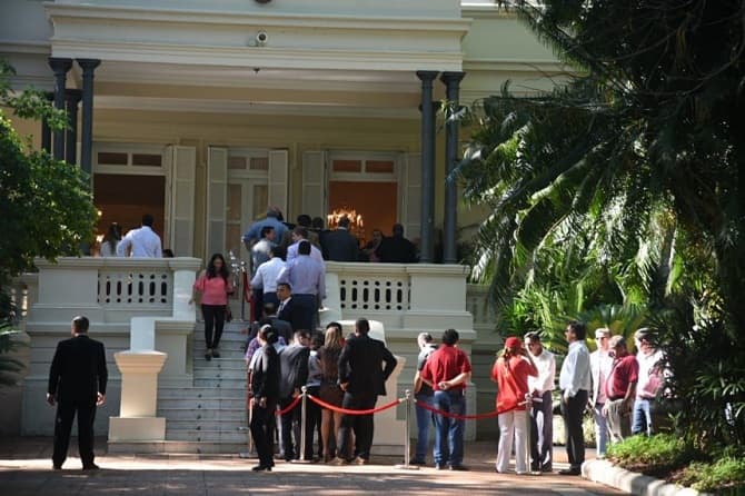 Presidente cumple 47 años y recibe a visitantes en Mburuvicha Róga