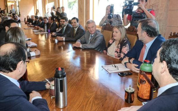 Buscan acuerdo para destrabar huelga en Fiscalía