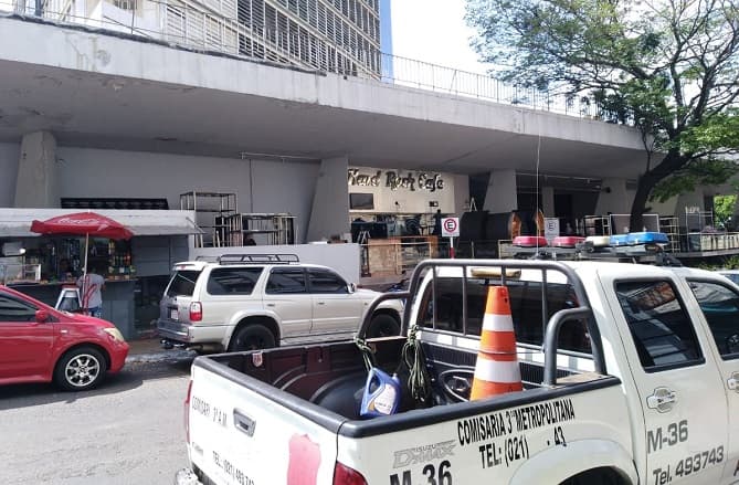 Policía desaloja Hard Rock Café