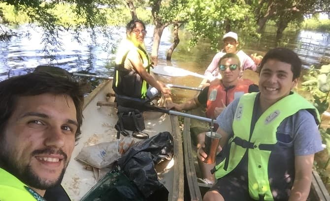 Jóvenes limpian la Costanera de Asunción para crear conciencia