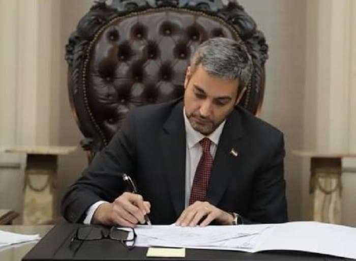 Ejecutivo decreta asueto el 24 y 31 de diciembre