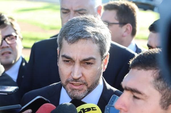 Abdo Benítez sostiene en el cargo al presidente de IPS