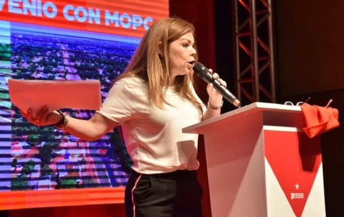 Sandra McLeod vuelve a aclarar si mantiene renuncia