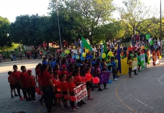 Madre y dos alumnas sufren descarga en escuela de Paraguarí