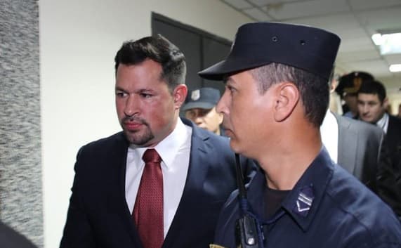 Diputados fijan sesión extra para echar a Ulises Quintana