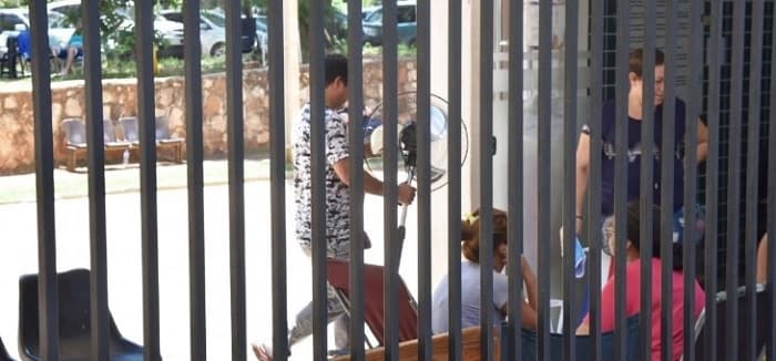 Asegurados sufren falta de aire acondicionado en IPS