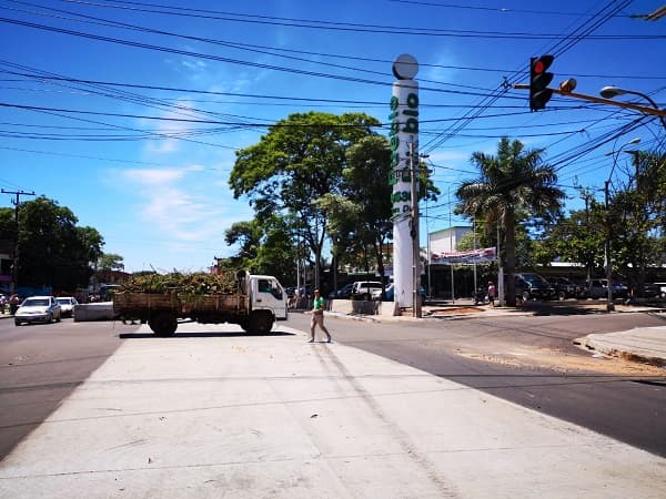 Frentistas exigen culminación de obras y pago de subsidio