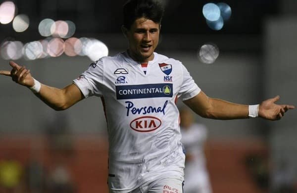 “Zorrito” Bareiro viaja para fichar por Monterrey