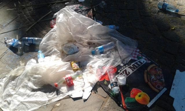 Basuras atestan las calles de Caacupé