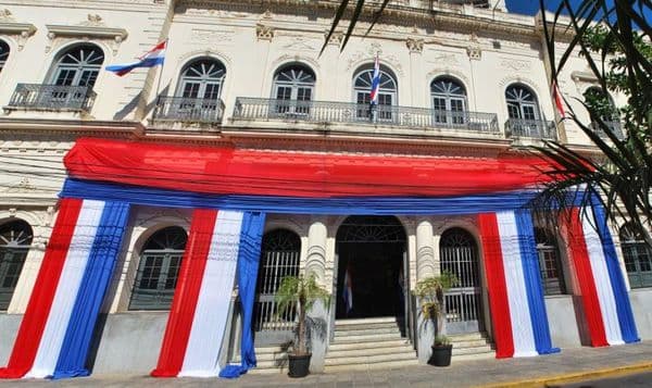 Pacto de migración no cambiará la política del Gobierno, afirma Castiglioni