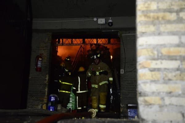 Depósito de supermercado  se incendia