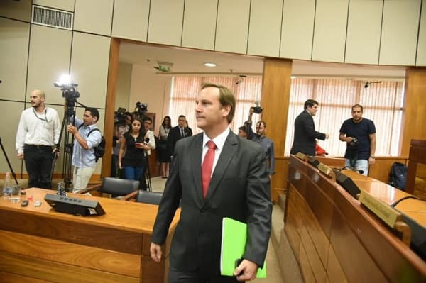 López Moreira niega conocer actividades comerciales de Messer