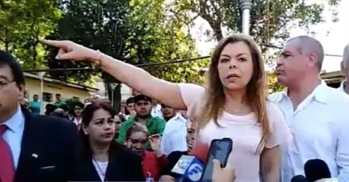 Sandra McLeod retira su renuncia a la intendencia municipal