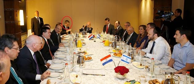 Fotos oficiales demuestran que Messer conformó el primer anillo del Gobierno