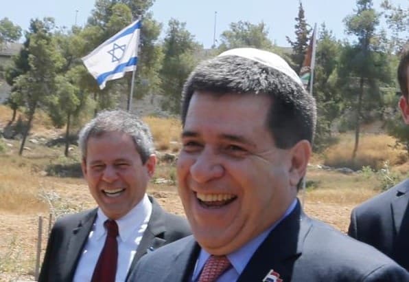 Documentos revelan que Messer fundó casa de cambios de Cartes