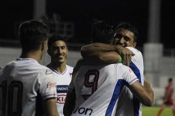 Nacional busca volver al triunfo ante Racing por la Sudamericana