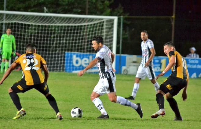 Santaní empata y clasifica a la Sudamericana