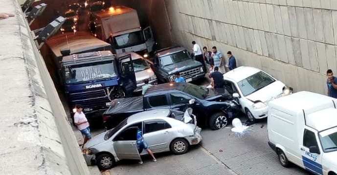 Múltiple choque en túnel de Semidei deja heridos