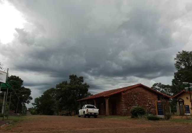 Meteorología emite alerta por tiempo severo para 11 departamentos