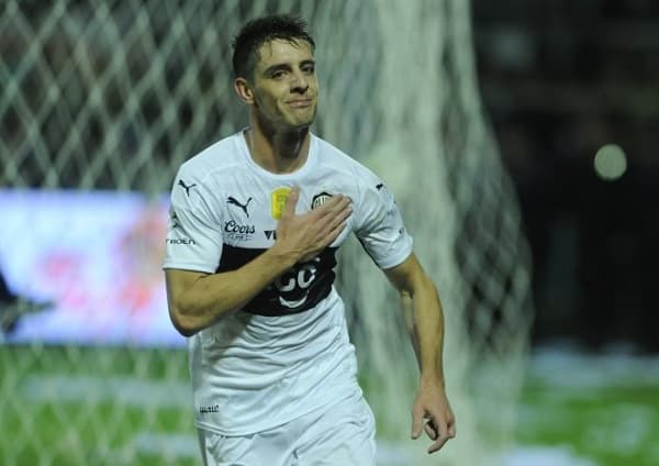 Ale Silva llega para fichar por Olimpia