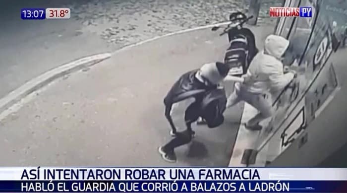 Muere hombre baleado por guardia en asalto