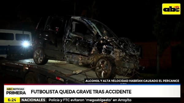 Futbolista sufre graves lesiones al chocar contra muro