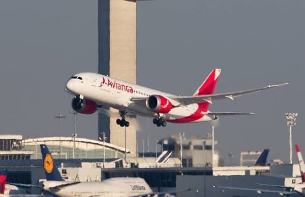 Eligen a Avianca como la mejor aerolínea de la región