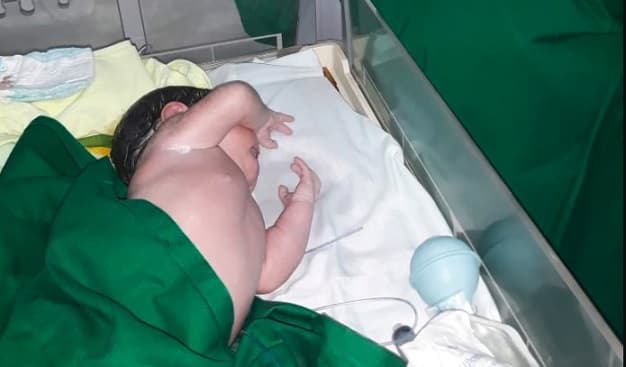 Abdo Benítez celebra primer nacimiento en Nanawa