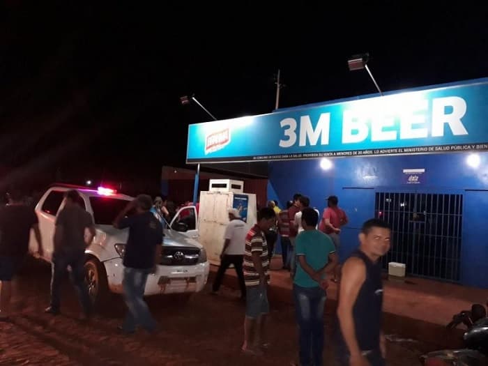 Sicarios asesinan a dos hombres y hieren a uno