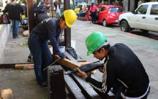 Invitan a jóvenes a inscribirse para acceder a becas y aprender oficios