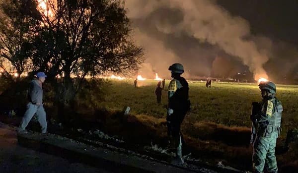 Explosión de ducto en México deja 109 fallecidos