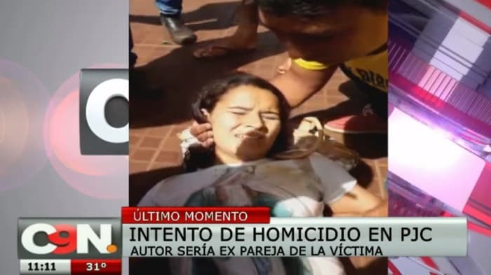 Mujer es atacada a balazos por su expareja en PJC