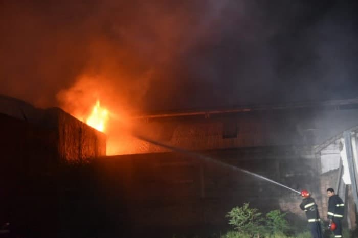 Bomberos logran sofocar incendio de gran magnitud  en Asunción