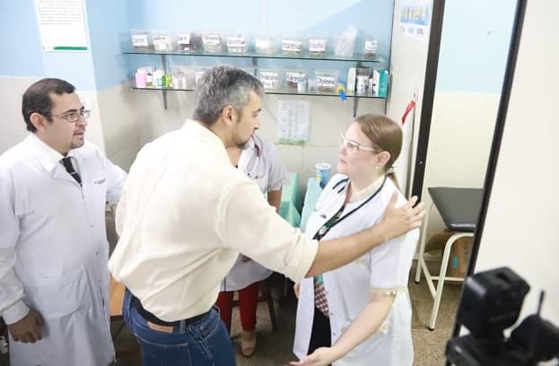 Presidente entrega obras y equipos para fortalecer sistema de salud