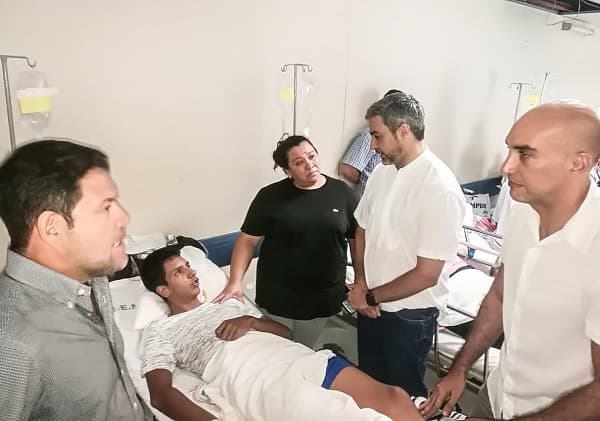 Abdo Benítez visita de sorpresa el Hospital Central de IPS