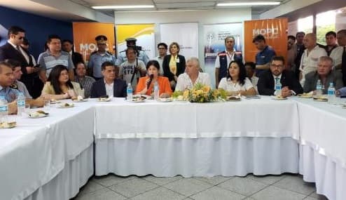 Gobierno recupera dominio sobre el puente de la Amistad