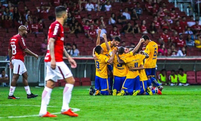 Club dirigido por Diego Gavilán hace historia en Brasil