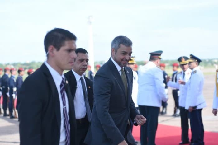 Abdo Benítez viaja a Brasil para asunción de Bolsonaro