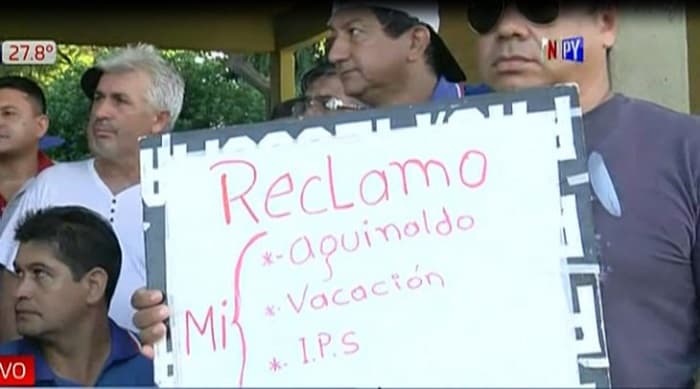 Choferes no cobran aguinaldo y declaran paro indefinido