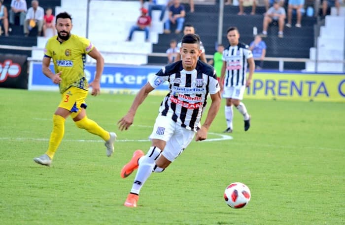 Santaní y Capiatá sellan igualdad