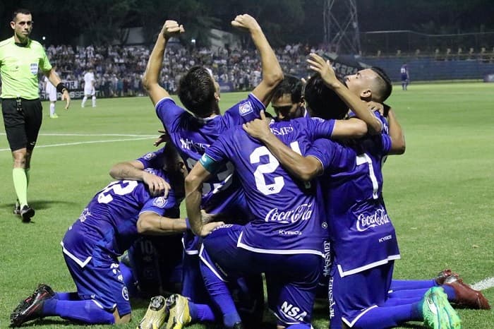 Sol de América derrota a Libertad