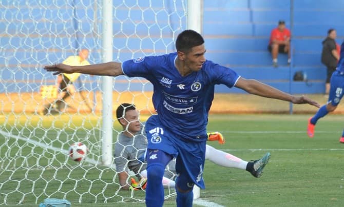 Sol de América goleó a General Díaz