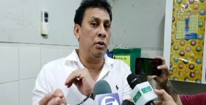 Mujer asegura que montaron trampa para encarcelar a periodista