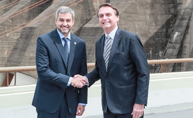 Bolsonaro rinde homenaje a Stroessner en acto oficial