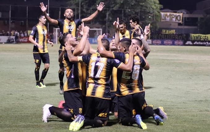 Guaraní se impone a Libertad con goleada
