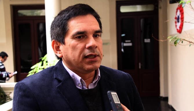 Denuncian a exministro de Agricultura por lesión de confianza