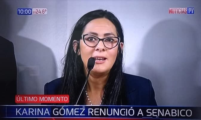 Renuncia ministra de la Senabico