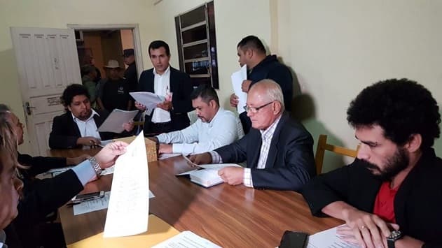 Califican de “mamotreto” el juramento de Kelembú