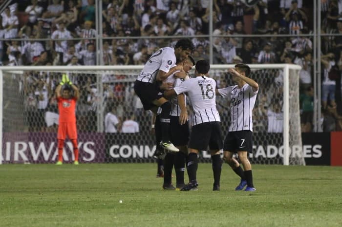 Libertad golea y avanza en la Libertadores