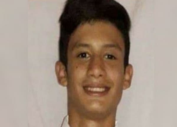 Familiares buscan a adolescente desaparecido